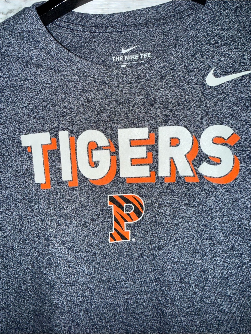 Princeton Tigers Nike Men’s Performance Athletic Cut Long Sleeve Shirt Size L